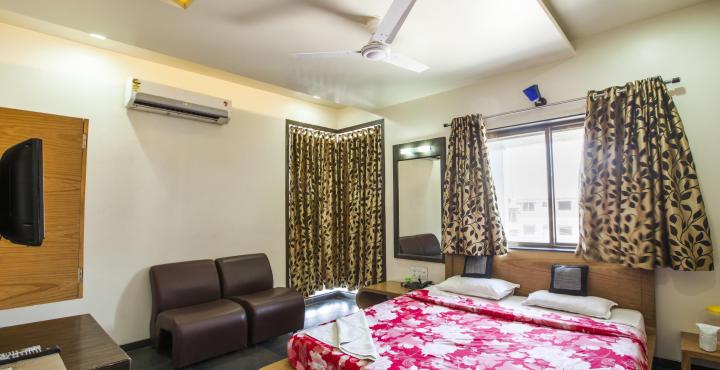 Hotel Shradha Saburi Palace